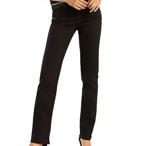 Levi’s Classic Mis-Rise Straight Easy Through Hip & Thigh size 12S